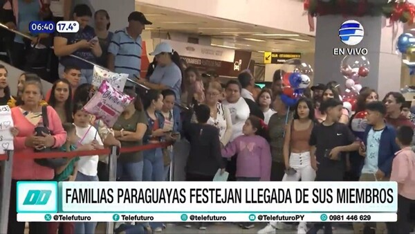 Emotivos reencuentros por fin de año en el aeropuerto