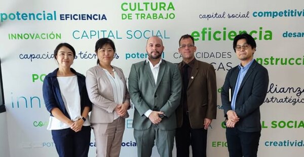 Delegación de Japón están interesados en conocer más sobre el régimen de maquila