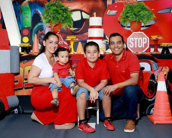 “Benru” Orué celebra la vida de Matías - Gente - ABC Color