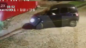 Sujeto se desvía y choca contra portón de club de Luque - SNT