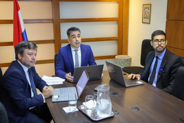 Contención del gasto y asignación estratégica de recursos, entre los desafíos del MEF para 2025 - MarketData
