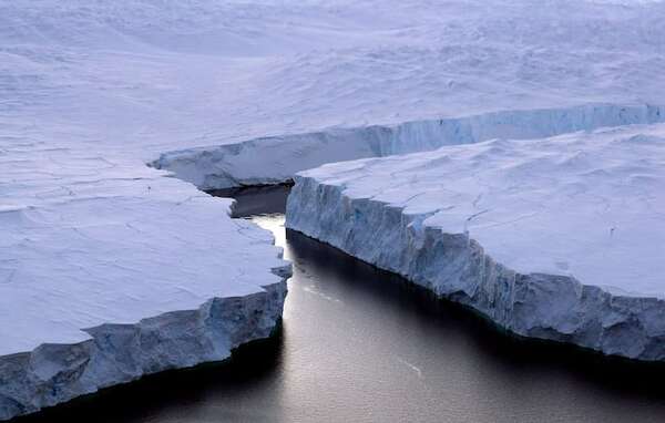 El mayor iceberg del mundo, a la deriva en el Antártico - Mundo - ABC Color