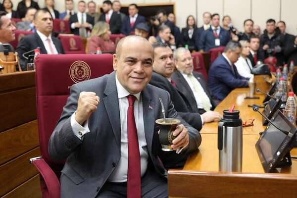 “Pelearse por una comisión de amistad, no es tensión”, dice Bachi minimizando crisis - Política - ABC Color