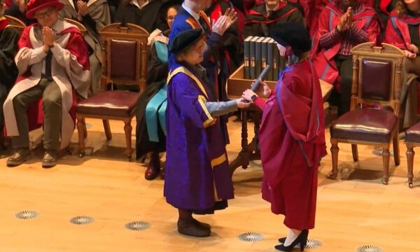 Primera paraguaya etnomusicóloga rindió homenaje a la guarania en su discurso de graduación en Londres