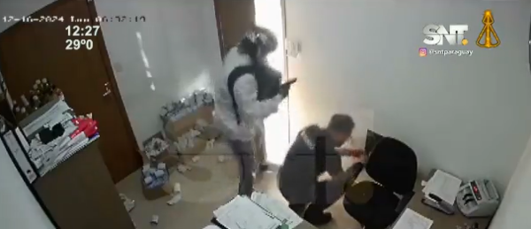 Violento asalto en Ciudad del Este deja un guardia herido - SNT