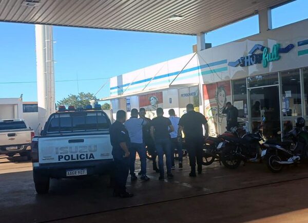 Asaltantes irrumpen en estación de servicio y escapan con millonario botín