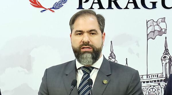 Para el ministro de Justicia, crear nuevos penales no resolverá crisis del sistema penitenciario