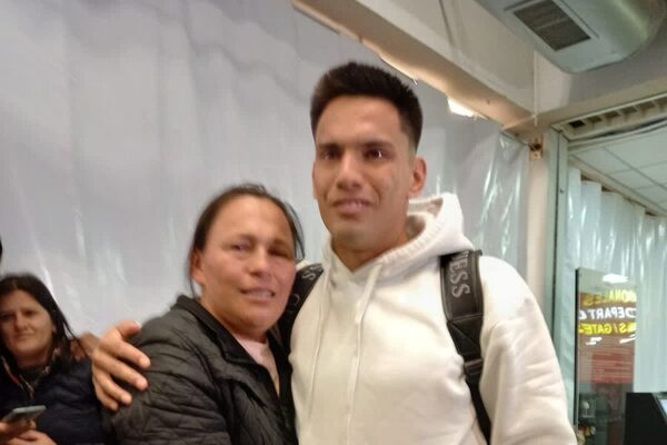 Diego Gómez en medio de llanto habló sobre el regalo a su mamá: “Siempre estuvo conmigo”