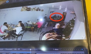 Profesora sufre el hurto de su celular en un conocido copetín de Concepción