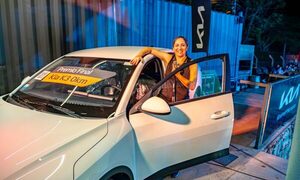 Finalizó el circuito Kia de Pádel y premió con un 0km.