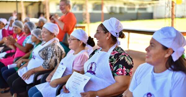 La Nación / Mujeres privadas de libertad aprendieron a elaborar pan dulce navideño