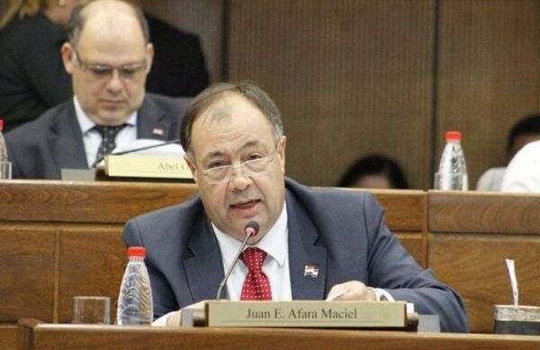 El senador Juan Afara presume su legado y es trozado en redes