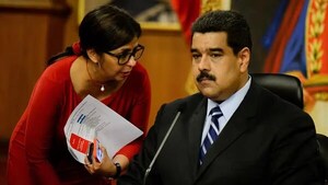 Maduro secuestra ciudadanos extranjeros ante posible crisis institucional