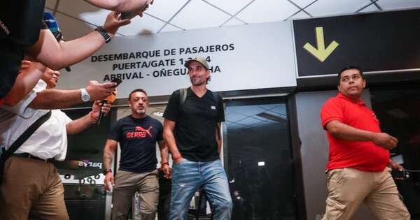 La Nación / Diego Martínez llegó y hoy será presentado