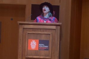 Primera etnomusicóloga paraguaya celebra la guarania en su discurso en Londres