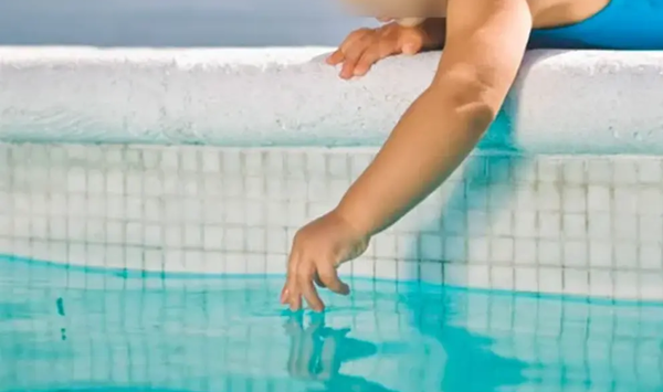 Niña de 2 años falleció tras caer a una piscina en Independencia - Noticiero Paraguay