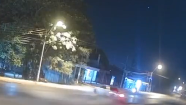 ATROPELLÓ A UN MOTOCICLISTA Y HUYÓ CORRIENDO DEL LUGAR