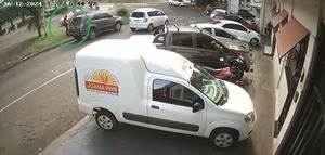Mujer hurta dinero de la camioneta de una jueza en Alto Paraná - ADN Digital