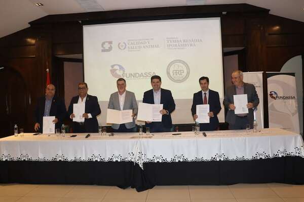 Senacsa y Fundassa amplían cooperación para avanzar con identificación animal - Economía - ABC Color