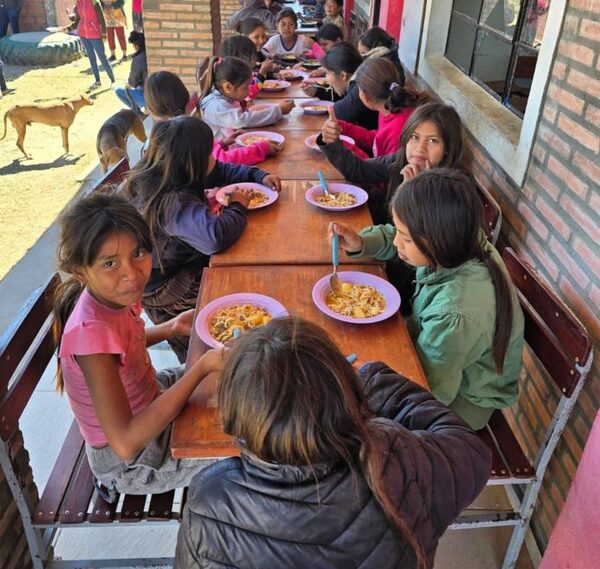 Más de 450 mil estudiantes se benefician con “Hambre Cero” en su primera fase - ADN Digital