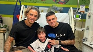 Niño con rara enfermedad genética, premio a la afición de la FIFA