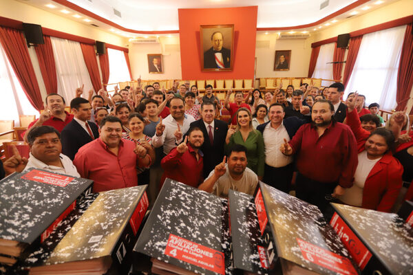 Dirigencia de Limpio entrega más de 6.300 nuevas afiliaciones a Cartes - ADN Digital