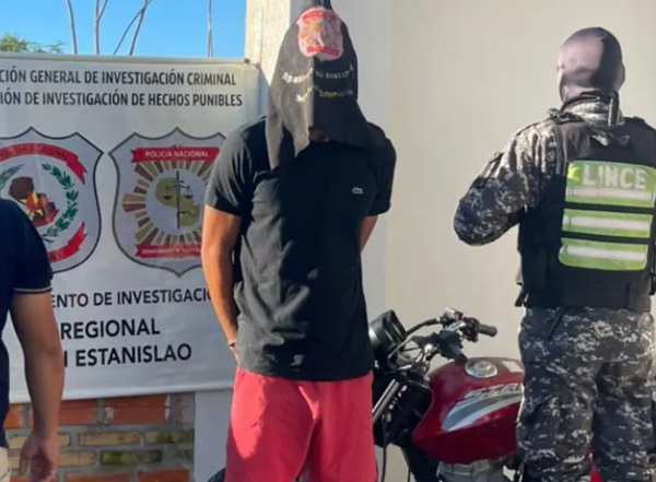 Allanan vivienda y arrestan a sospechoso por hurto de vehículo