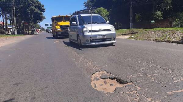 Reclaman al MOPC la reparación de la ruta D027 en las zonas de Capiatá y J. Augusto Saldívar - Nacionales - ABC Color