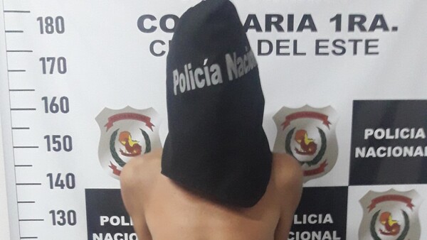 Joven reduce a asaltante en Ciudad del Este y recupera su celular