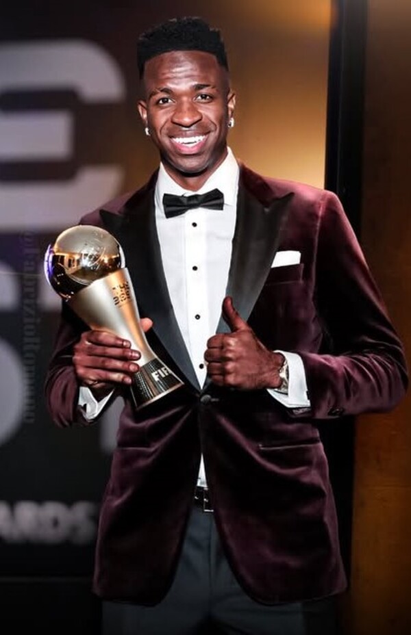 El brasileño Vinicius Junior se llevó el premio de mejor futbolista del mundo
