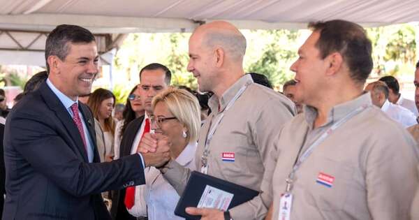 La Nación / Santiago Peña reivindica a la Ande y rechaza hablar de privatización