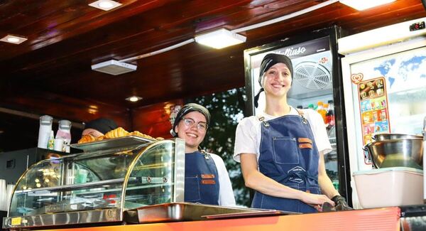Emprendedores gastronómicos reportan altas ventas en la Villa Navideña
