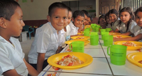 Programa Hambre Cero alcanzará a 7.036 instituciones del país en el 2025 y tendrá una inversión de USD 369.522.510