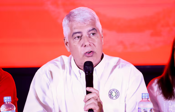 Arnoldo Wiens anuncia que buscará nuevamente la presidencia en el 2028 - Noticiero Paraguay