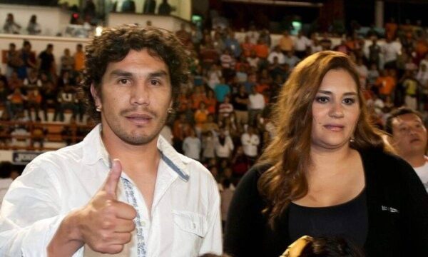 ¡Manager de Salvador Cabañas dijo que su ex debe pagar feroz deuda!