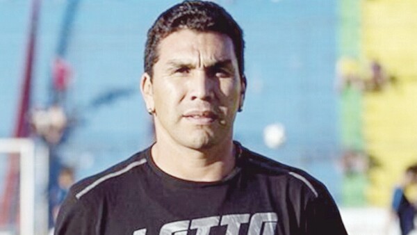 Salvador Cabañas ni sabía ra’e que muni le escrachaba por “moroso”