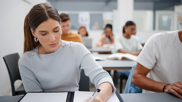 Gobierno lanza 5.000 becas educativas inclusivas