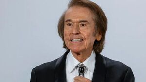 ¡Aninati! El cantante Raphael tuvo un derrame cerebral