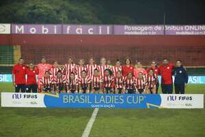 La Albirroja femenina consolida su segundo triunfo en la Ladies Cup - Fútbol - ABC Color