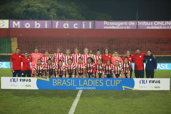 La Albirroja femenina consolida su segundo triunfo en la Ladies Cup - Fútbol - ABC Color