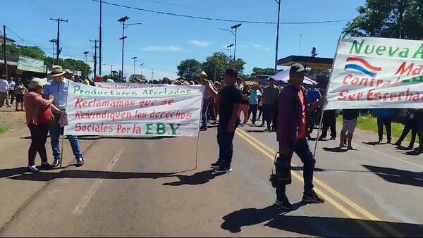 Pobladores de Nueva Alborada exigen respuestas a la EBY por incumplimiento de acuerdo