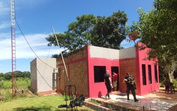 Clausuran una radio pirata en Juan León Mallorquín