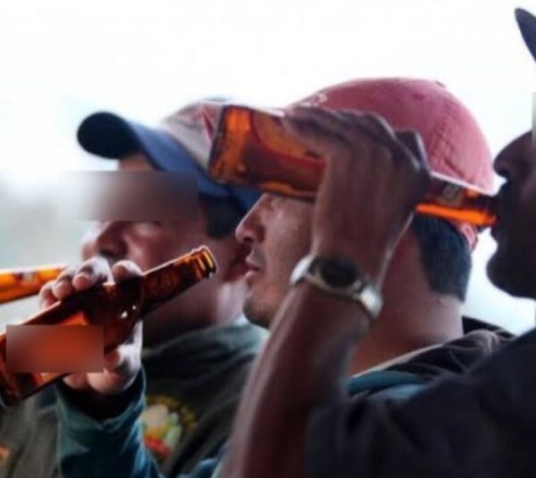 OBREROS SE “MOKETEARON” TRAS UNA JORNADA DE TRABAJO