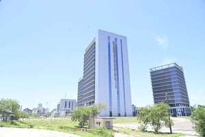 Recién inician trabajos preliminares para reparar revestimiento dañado de edificio del Puerto - Economía - ABC Color