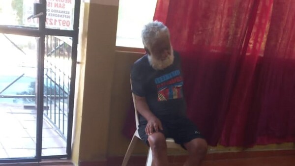 Buscan a familiares de un abuelo de 77 años en Lambaré