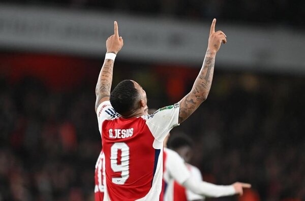 Versus / Gabriel Jesús lleva al Arsenal a la semifinal de la Copa de la Liga inglesa