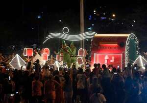 Magia navideña con la caravana de Coca-Cola - Empresariales - ABC Color