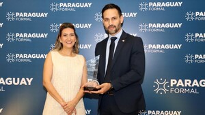 Retail recibe galardón por ser el mayor empleador formal
