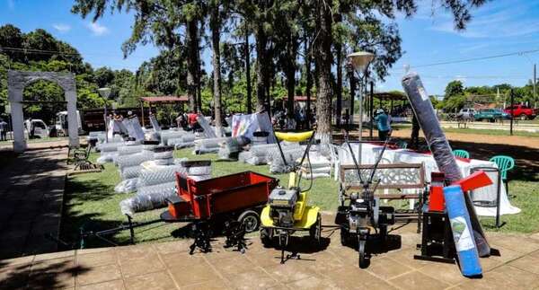 San Pedro: Comités de Mujeres son beneficiadas con motocultores e insumos para ampliar la producción agrícola