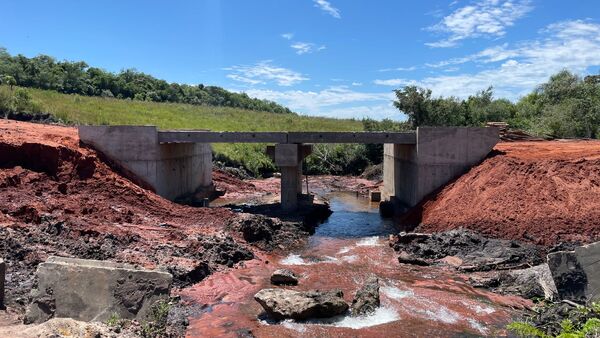 Puente sobre el arroyo Tarumá avanza con casi 70 por ciento de ejecución - .::Agencia IP::.